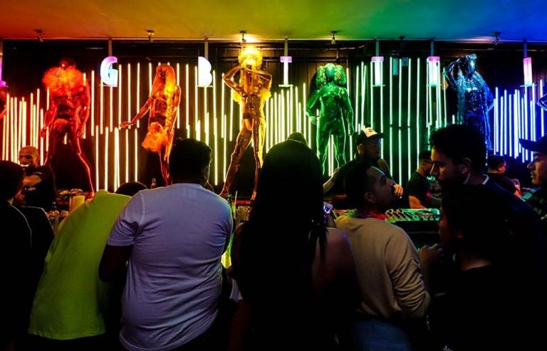 Día de las madres en viñedos de Querétaro lgbt gay Tour 10 de mayo lgbt, tour día de las madres lgbt, día de las madres en los viñedos de Querétaro lgbt, cata de vino 10 de mayo