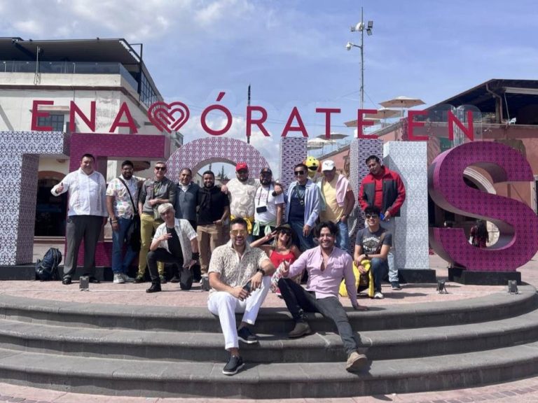 Tour 10 de mayo lgbt, tour día de las madres lgbt, día de las madres en los viñedos de Querétaro lgbt, cata de vino 10 de mayo
