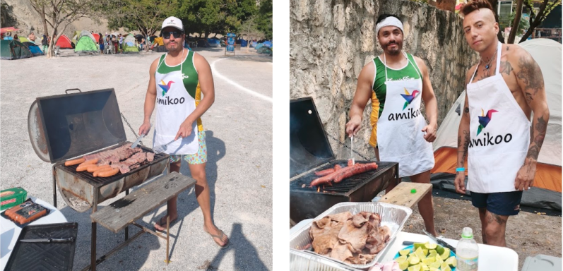 Parrillada gay en las grutas de Tolantongo Dos hombres gay asando carne en una parrilla en la playa, con tiendas de campaña al fondo.