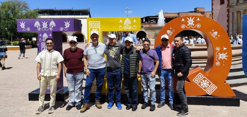 Día de las madres ambiente lgbt gay Tour 10 de mayo lgbt, tour día de las madres lgbt, día de las madres en los viñedos de Querétaro lgbt, cata de vino 10 de mayo