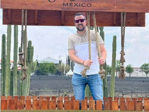 Tour 10 de mayo lgbt, tour día de las madres lgbt, día de las madres en los viñedos de Querétaro lgbt, cata de vino 10 de mayo